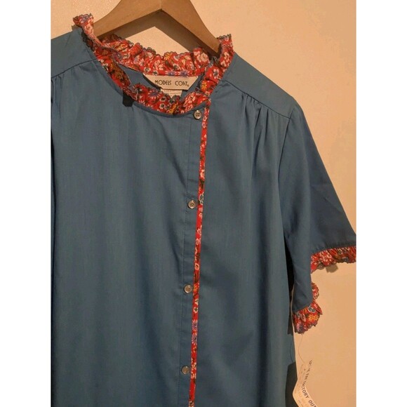 NOS Vintage 70s Model’s Coat Blue Red Posey Pocket Housecoat Ruffle Snaps XL 16 - Picture 3 of 6